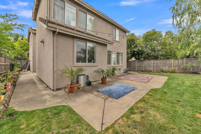 1748 Dunkeld Ln, Folsom, CA 95630