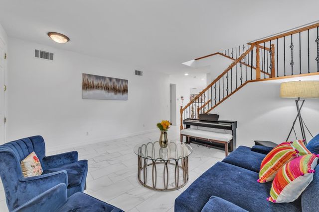 1748 Dunkeld Ln, Folsom, CA 95630