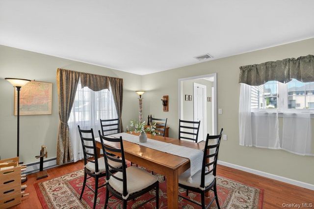 20 Bayview Lane, Amityville, NY 11701