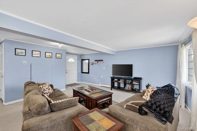 20 Bayview Lane, Amityville, NY 11701