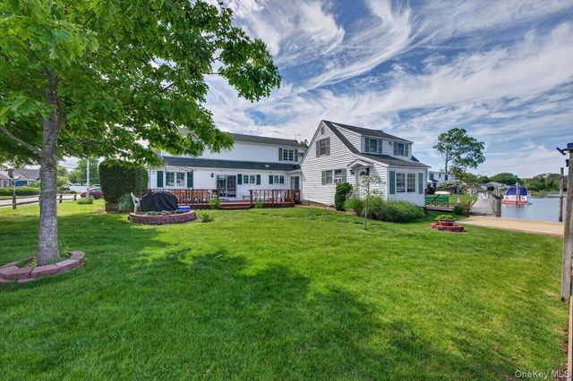 20 Bayview Lane, Amityville, NY 11701