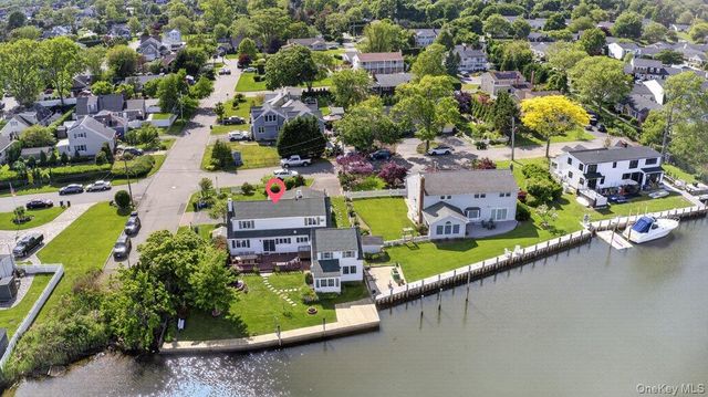 20 Bayview Lane, Amityville, NY 11701