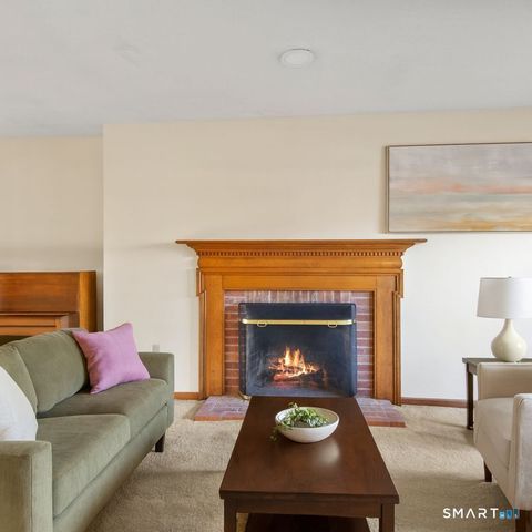 611 Ocean Avenue E5, New London, CT 06320