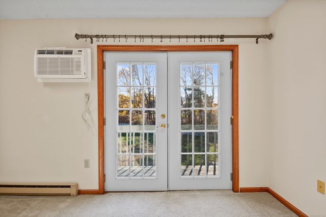 611 Ocean Avenue E5, New London, CT 06320