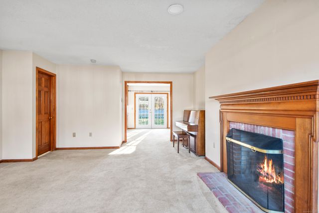 611 Ocean Avenue E5, New London, CT 06320