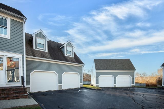 611 Ocean Avenue E5, New London, CT 06320