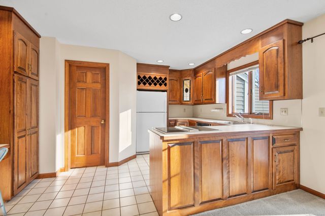 611 Ocean Avenue E5, New London, CT 06320