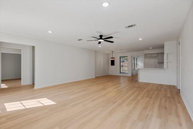 20 Woody Creek Drive, Conroe, TX 77301