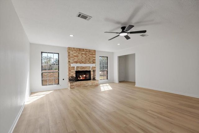 20 Woody Creek Drive, Conroe, TX 77301