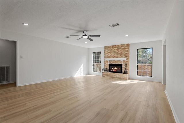 20 Woody Creek Drive, Conroe, TX 77301