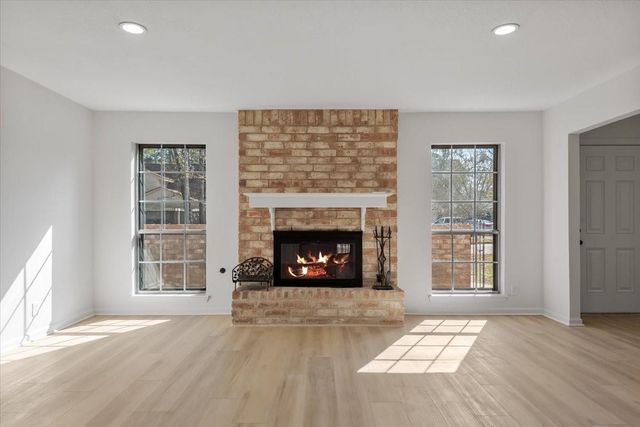 20 Woody Creek Drive, Conroe, TX 77301