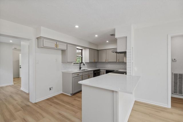 20 Woody Creek Drive, Conroe, TX 77301