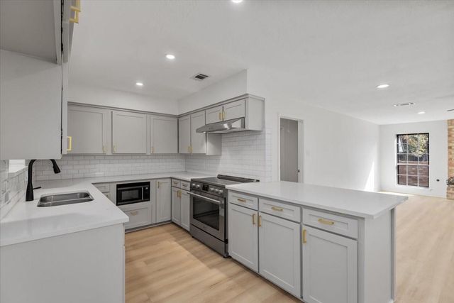 20 Woody Creek Drive, Conroe, TX 77301