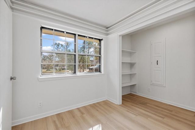 20 Woody Creek Drive, Conroe, TX 77301