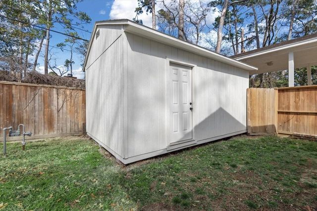 20 Woody Creek Drive, Conroe, TX 77301