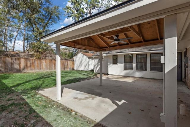 20 Woody Creek Drive, Conroe, TX 77301