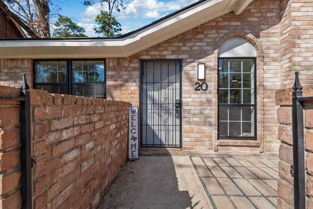 20 Woody Creek Drive, Conroe, TX 77301