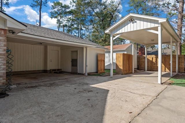 20 Woody Creek Drive, Conroe, TX 77301