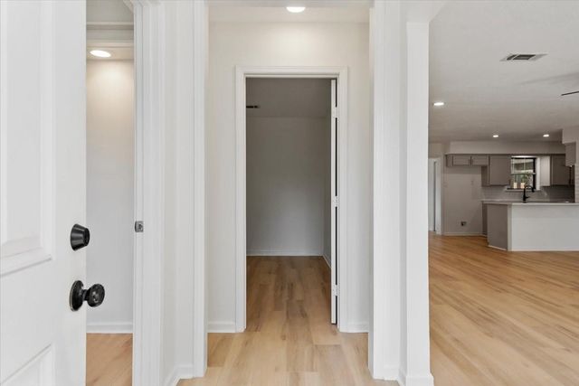 20 Woody Creek Drive, Conroe, TX 77301