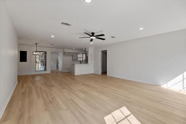 20 Woody Creek Drive, Conroe, TX 77301