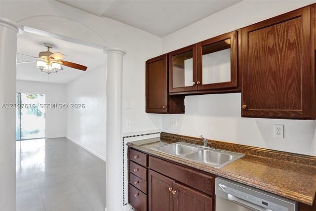 5420 NW 11th St 108, Plantation, FL 33313