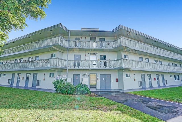 5420 NW 11th St 108, Plantation, FL 33313