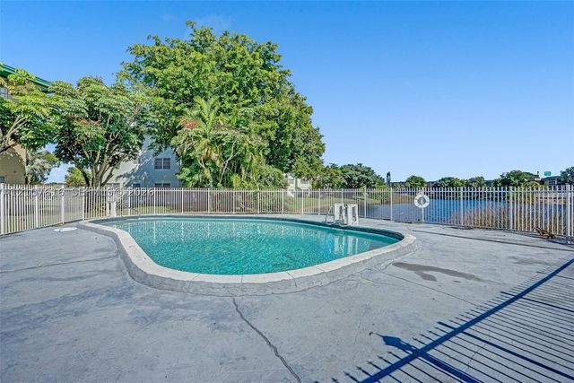 5420 NW 11th St 108, Plantation, FL 33313