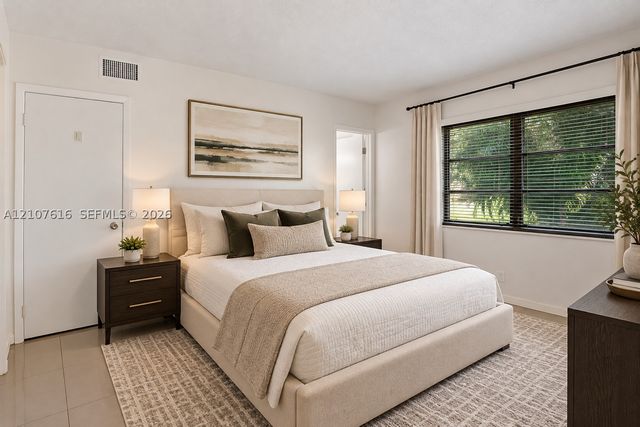 5420 NW 11th St 108, Plantation, FL 33313