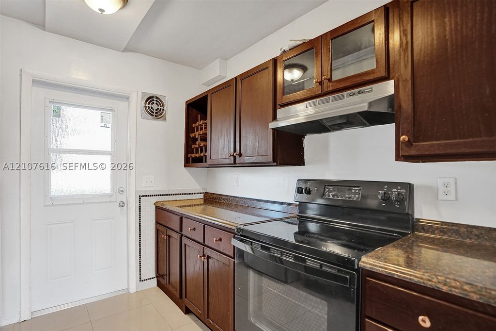 5420 NW 11th St 108, Plantation, FL 33313