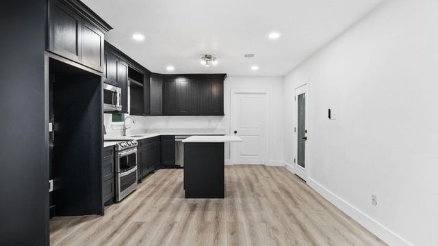 17411 Rolling Hill Lane, Waller, TX 77484