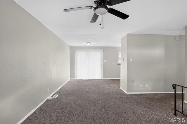 12083 Garden Lane, St Louis, MO 63138