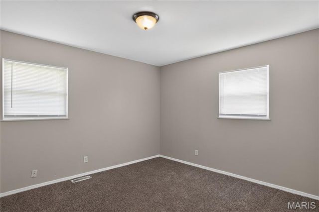 12083 Garden Lane, St Louis, MO 63138