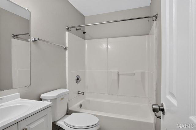 12083 Garden Lane, St Louis, MO 63138