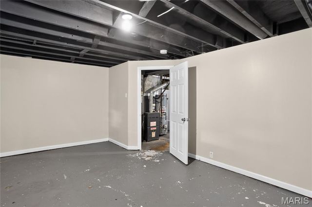 12083 Garden Lane, St Louis, MO 63138