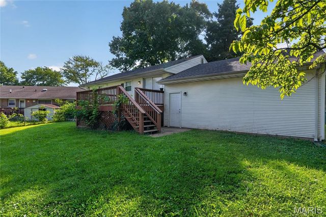 12083 Garden Lane, St Louis, MO 63138