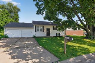 12083 Garden Lane, St Louis, MO 63138