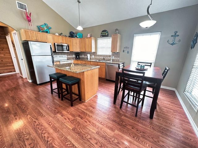 1867 County Road 291, Sargent, TX 77414