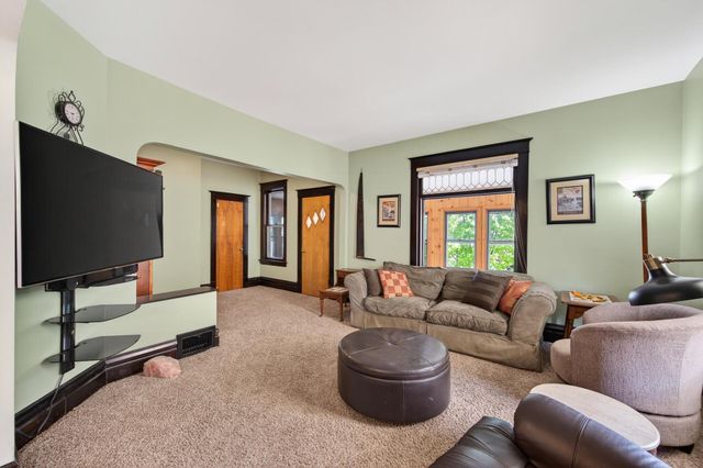620 Van Buren Street NE, Minneapolis, MN 55413