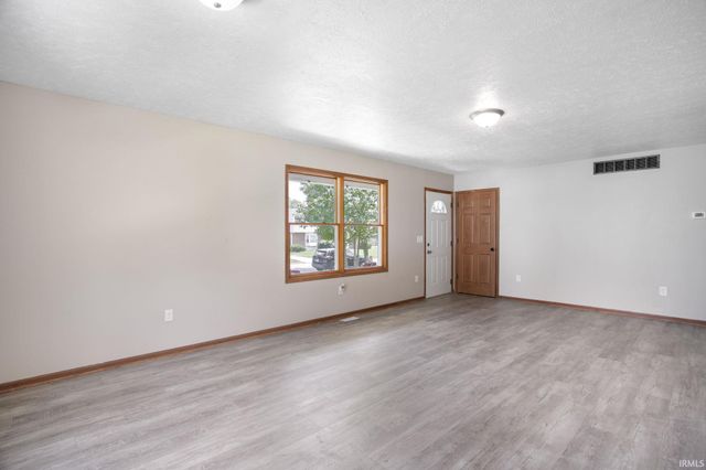 1849 N Meade Street, South Bend, IN 46628