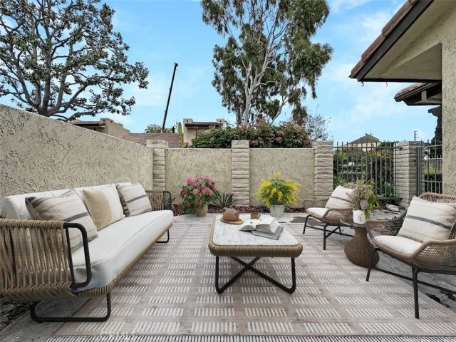 9948 Del Rio 98, Cypress, CA 90630
