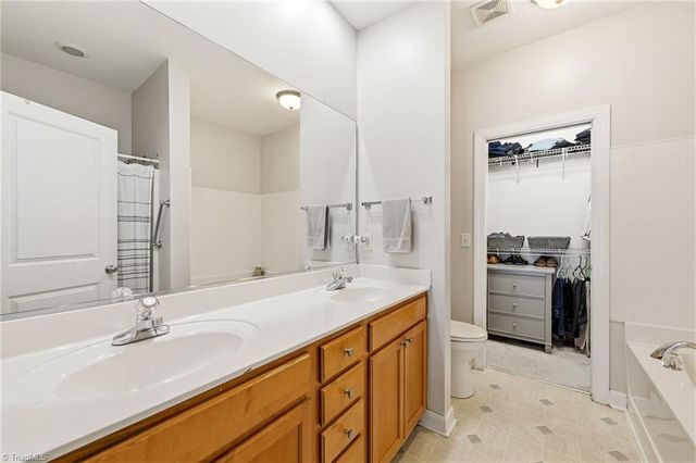 2017 Salisbury Square, Winston-salem, NC 27127
