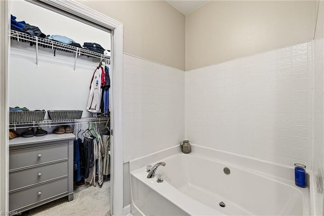 2017 Salisbury Square, Winston-salem, NC 27127