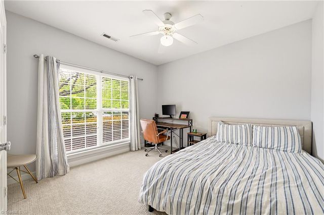 2017 Salisbury Square, Winston-salem, NC 27127