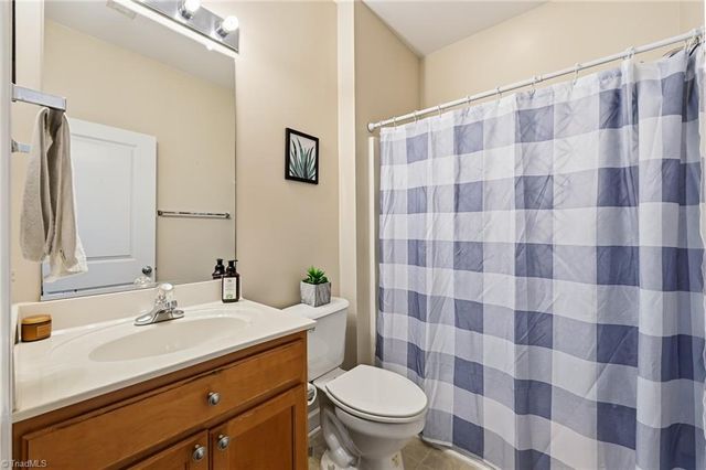 2017 Salisbury Square, Winston-salem, NC 27127