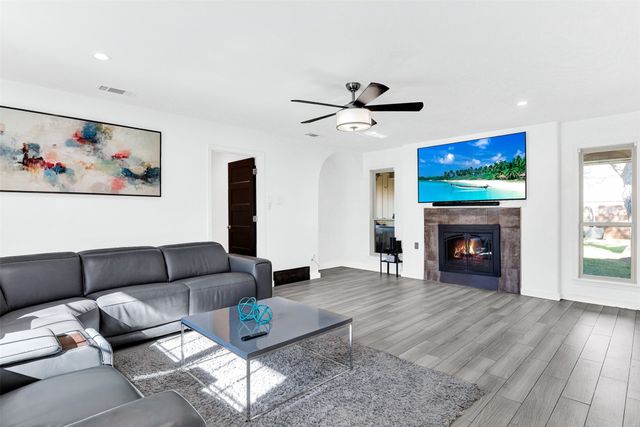 1613 University Drive, Richardson, TX 75081