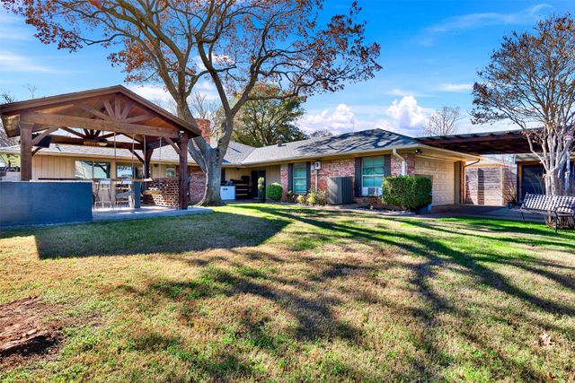 1613 University Drive, Richardson, TX 75081