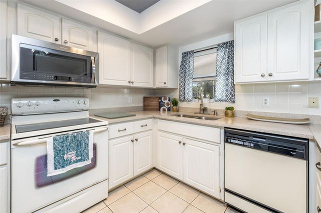 29 CLEVELAND COURT, Palm Coast, FL 32137