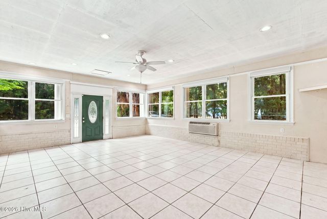 336 Spring Branch Road SW, Supply, NC 28462