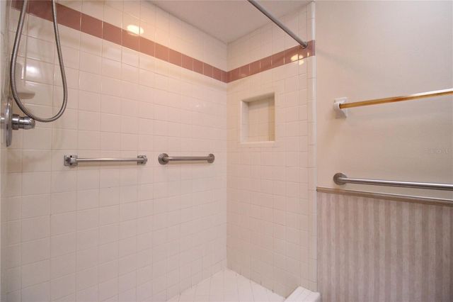 4035 NW 37TH DRIVE, Gainesville, FL 32606