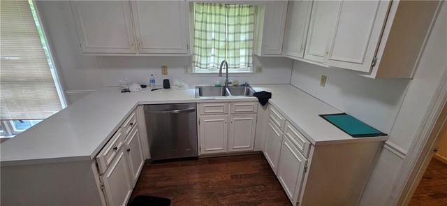 318 Brookstone Drive, Lagrange, GA 30241